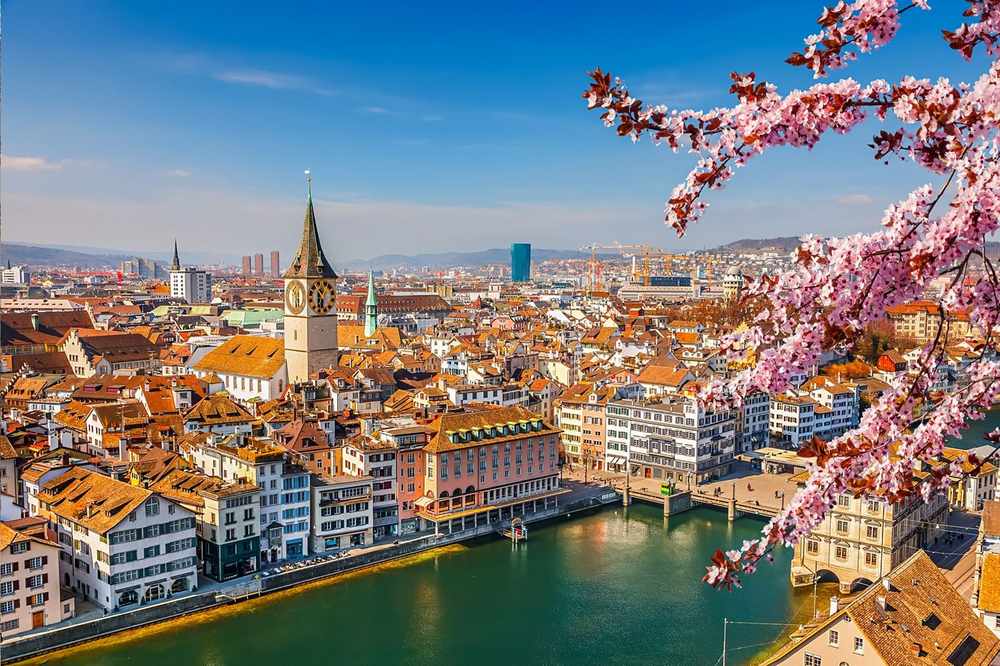 Zürich Old Town beside the Limmat